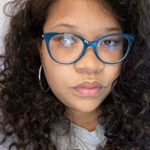 Meet your Posher, Ciara